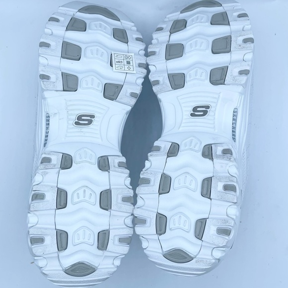 Like New Skechers Women's White Sneakers Size 11W - Picture 7 of 11